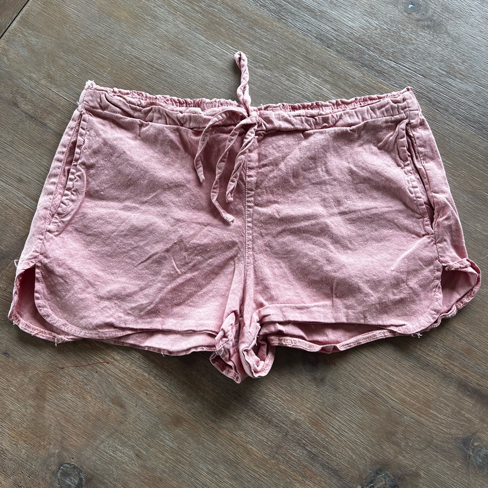 Brandy Melville | pink shorts